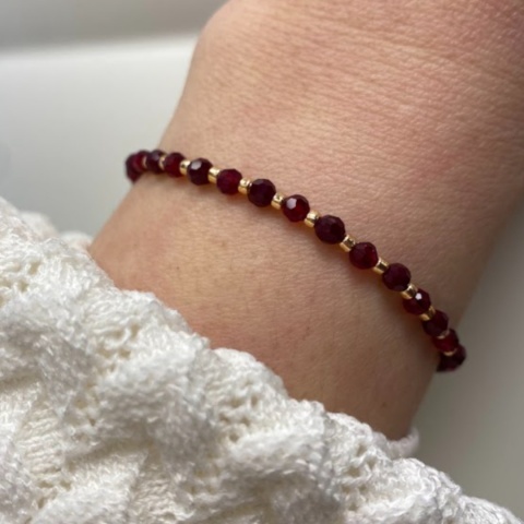 Bordowa bransoletka