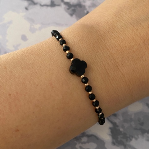 Czarna bransoletka z marokańską koniczynką