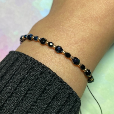 Czarna bransoletka