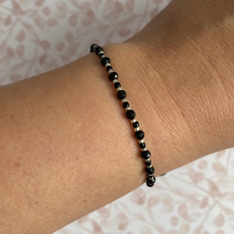Czarna bransoletka