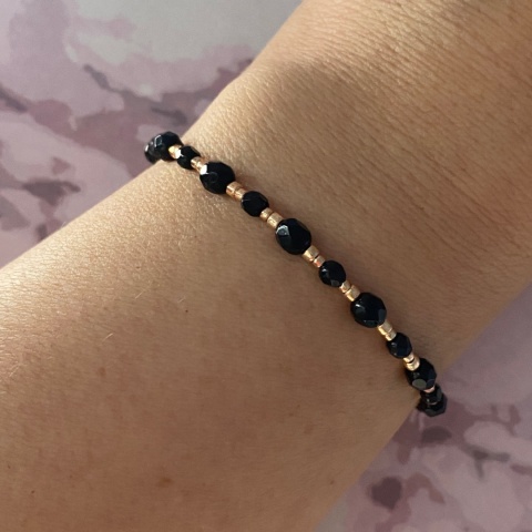 Czarna bransoletka