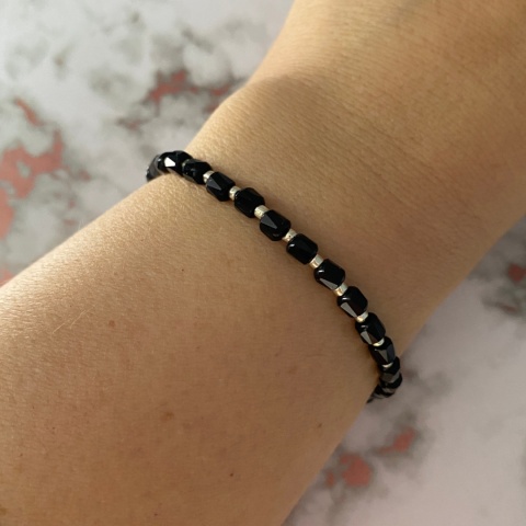 Czarna bransoletka