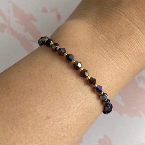 Czarna bransoletka opalizująca Luma w wersji złotej