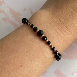 Czarna bransoletka Lura w wersji złotej