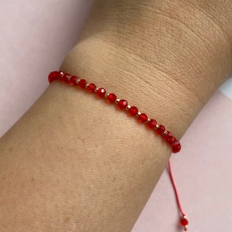 Czerwona bransoletka