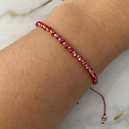 Czerwona bransoletka