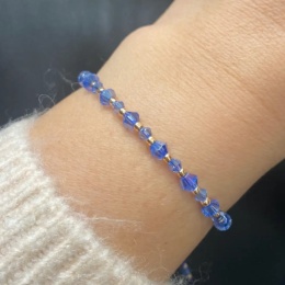 Niebieska bransoletka